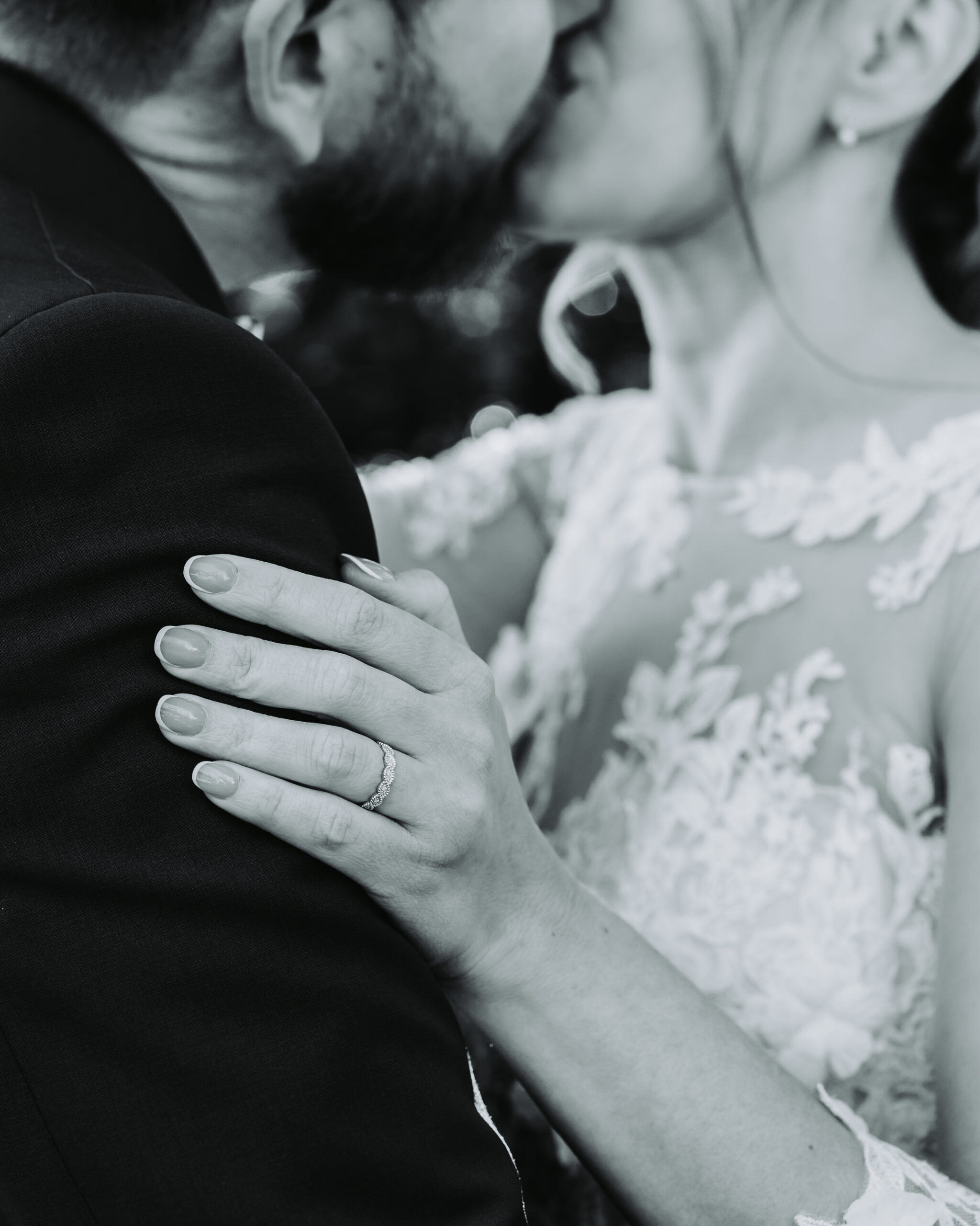 Alliance de la mariés en Noir et blanc au domaine des templiers près de Metz